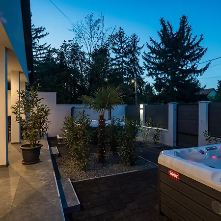 Balatonic Moon Apartman Appartement