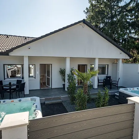 Balatonic Moon Apartman * Siófok