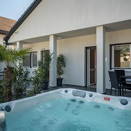 Appartement Balatonic Moon Apartman